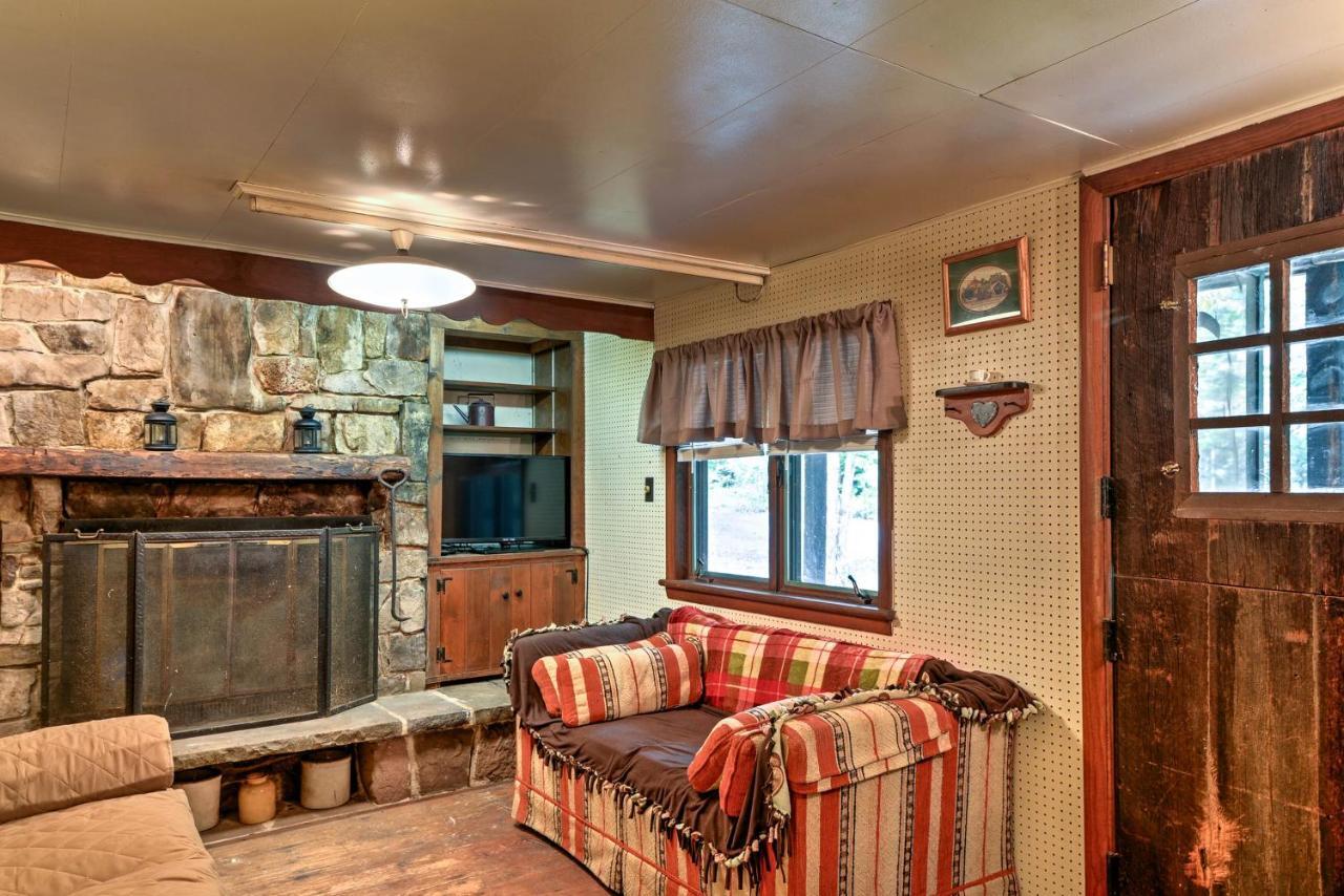 Rustic Bedford Cabin Near Hunting And Fishing Villa Bagian luar foto